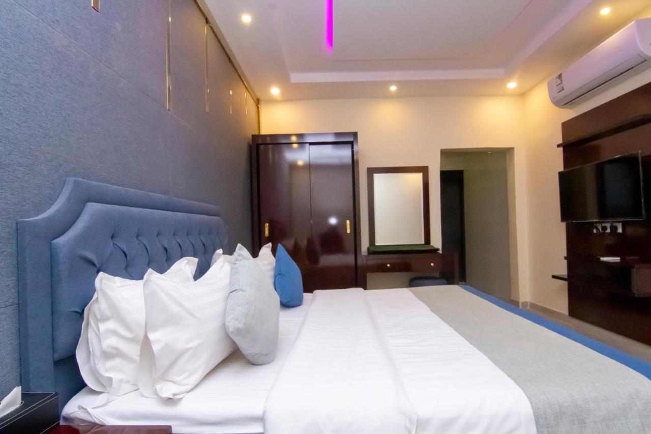 ال متعب سويتس الفلاح 1 Riade Exterior foto