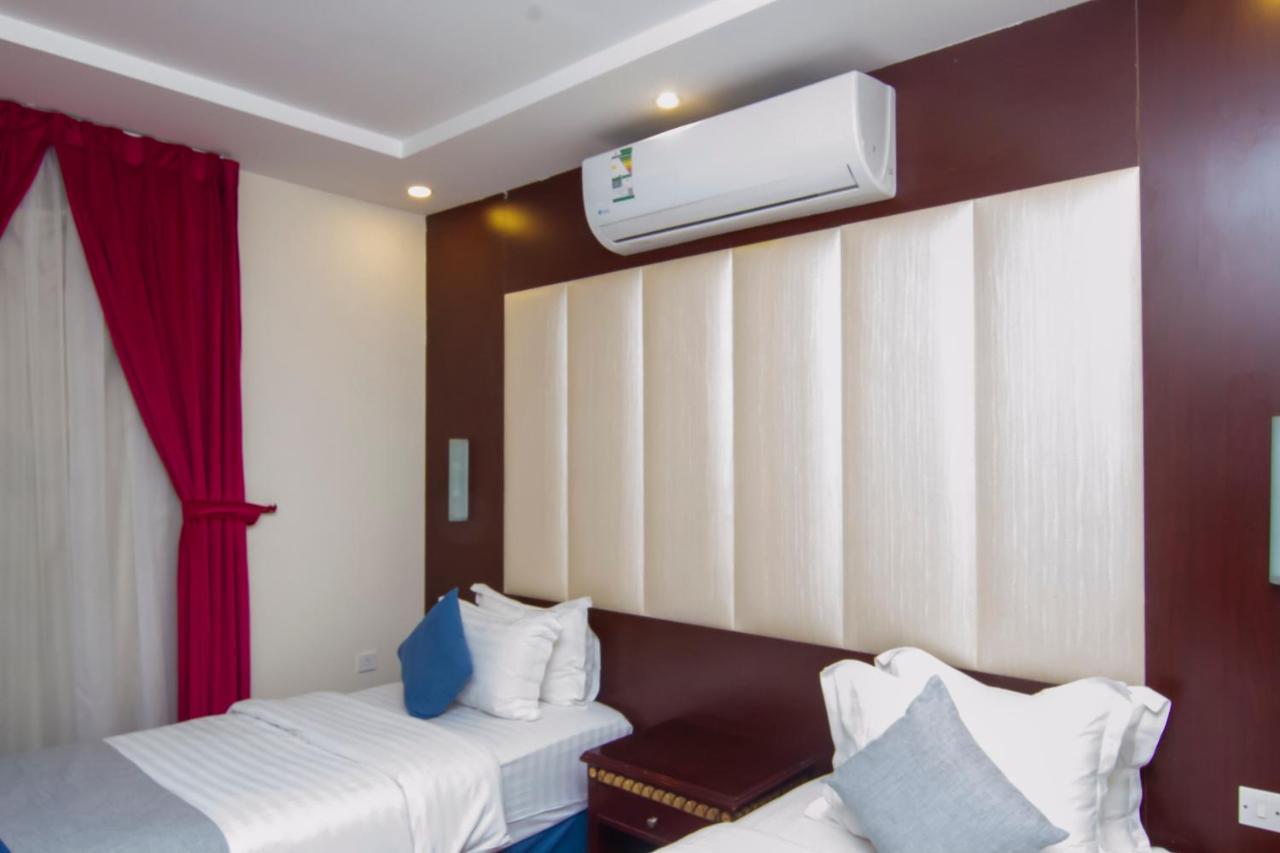 ال متعب سويتس الفلاح 1 Riade Exterior foto