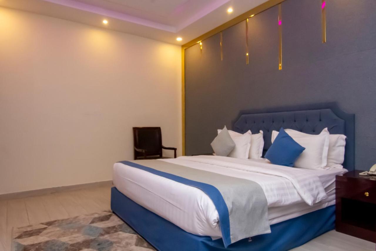 ال متعب سويتس الفلاح 1 Riade Exterior foto
